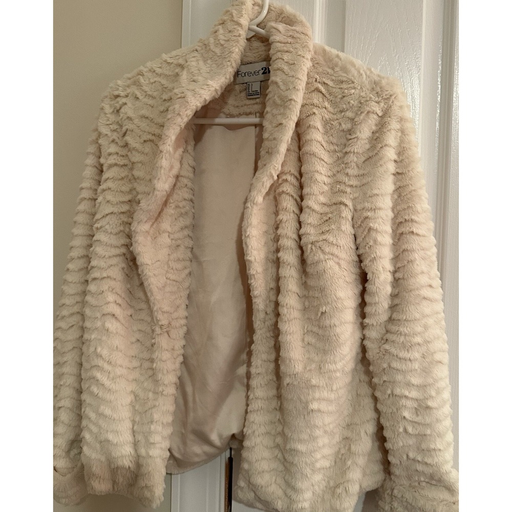 Forever 21 Faux Fur comfy crop Jacket Coat Cream Size Large.